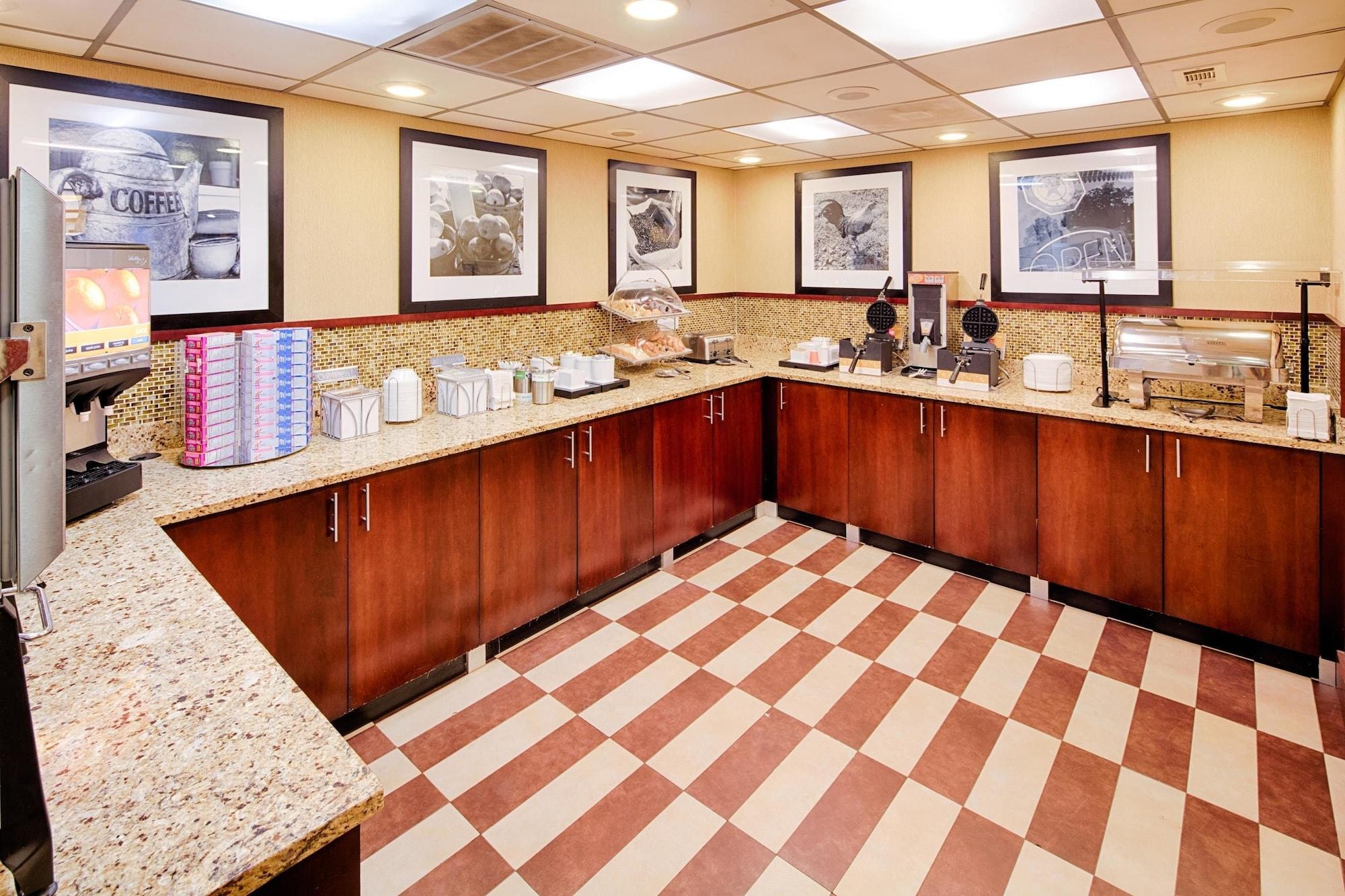Motel 6 Fayetteville - I-95 Ngoại thất bức ảnh