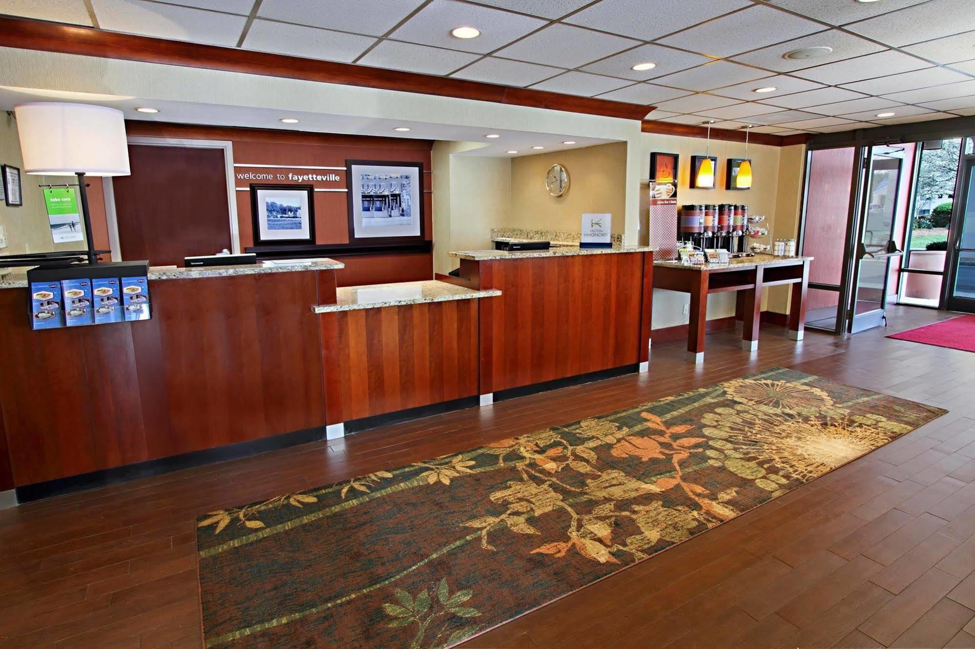 Motel 6 Fayetteville - I-95 Ngoại thất bức ảnh